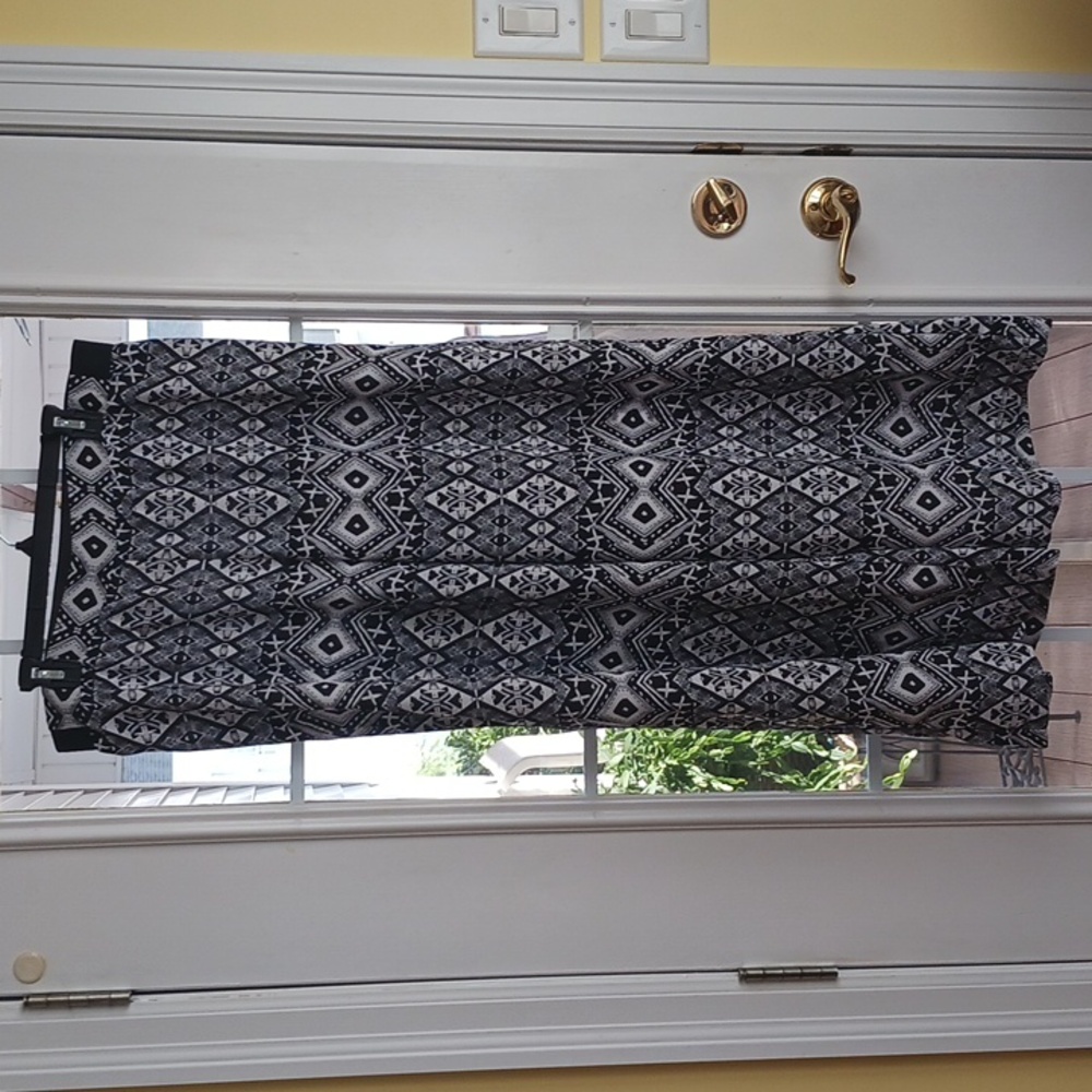 Xhilaration Black, White Patterned Palazzo Pants Size XL Lounge Comfy Wide Leg